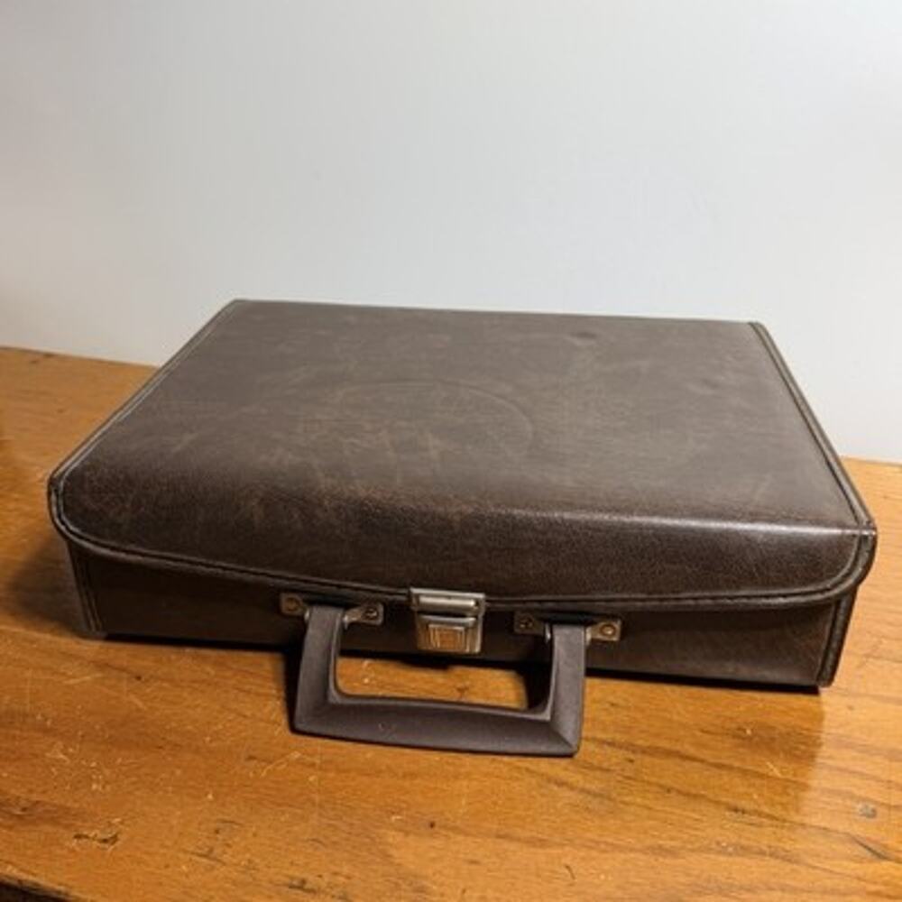 Vintage 30 Audio Cassette Tape Storage Holder BROWN Briefcase Carry Handle